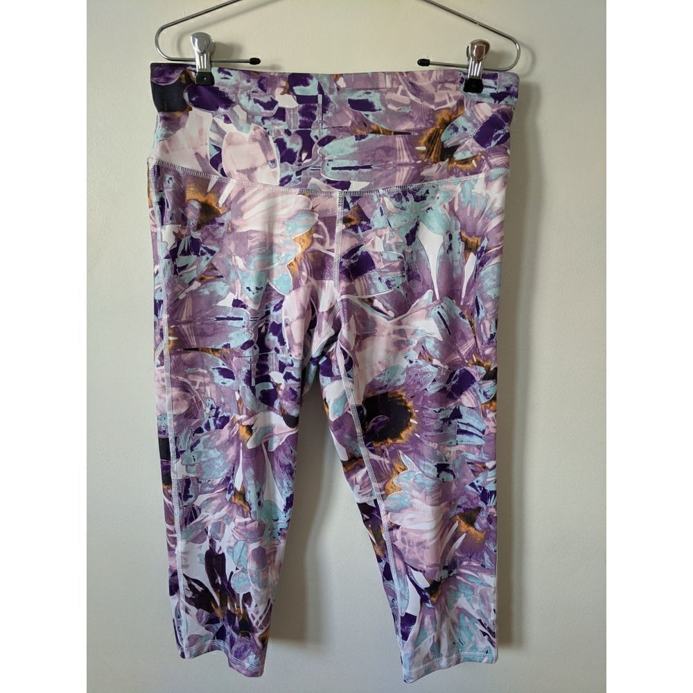 Champion Abstract Floral Compression Capri Legging